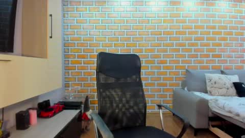Anna   online show from May 19, 2:13 pm