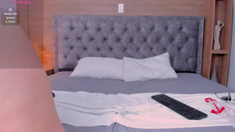 01victoria online show from May 25, 1:32 pm