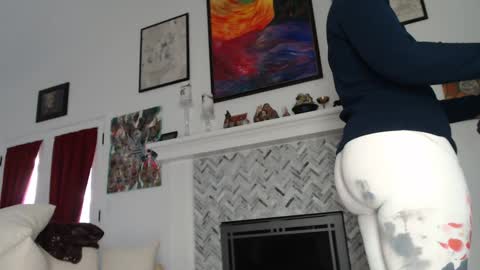 Aurora Willows online show from January 19, 1:55 pm