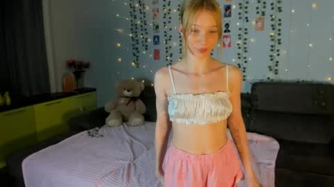 Kira online show from May 23, 7:45 pm