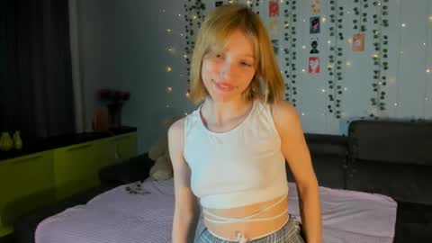 Kira online show from May 13, 4:13 pm