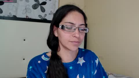 paola online show from May 12, 2:31 am