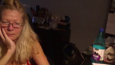 Snapshot of 1xtrahornyone chatting on December 24, 2:43 am Susan online show from December 24, 2:43 am
