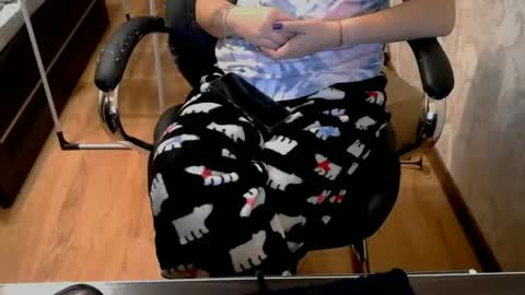 Snapshot of 1your_hot_girls chatting on October 24, 7:32 pm 1your_hot_girls online show from October 24, 7:32 pm