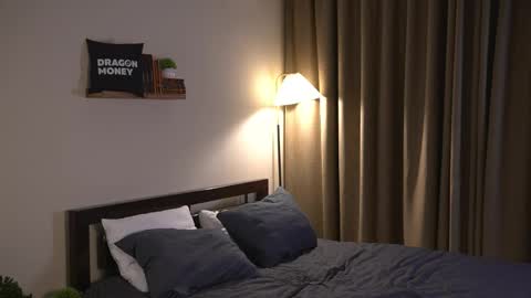 Elley  online show from February 9, 2:41 pm