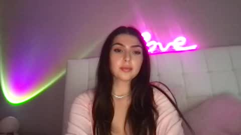 Snapshot of 3hole chatting on February 26, 4:30 am Venus Raee online show from February 26, 4:30 am