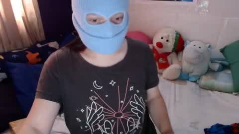Snapshot of 666maskgirl chatting on December 27, 4:22 pm SHANNON online show from December 27, 4:22 pm