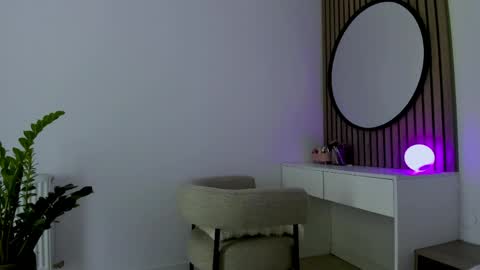 8selene online show from May 19, 10:44 am