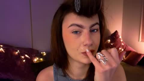 Willow online show from November 20, 9:27 pm