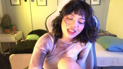 abigaill online show from December 13, 6:00 am