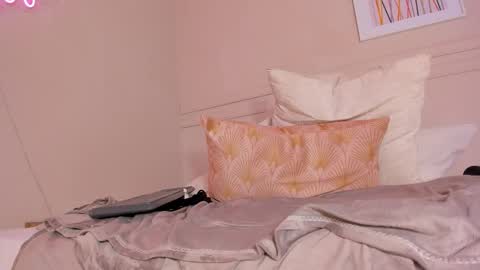 Snapshot of _aleja_x chatting on September 10, 1:44 pm _aleja_x online show from September 10, 1:44 pm