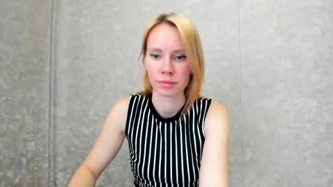 _alex1819 online show from May 2, 11:35 am