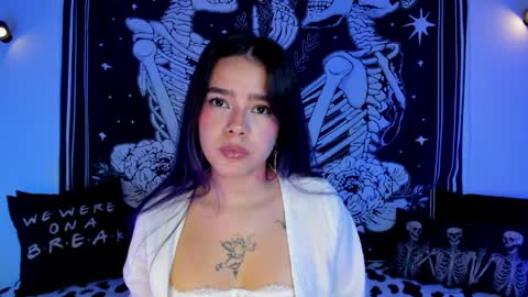 _alicesasha_ online show from April 9, 9:15 am