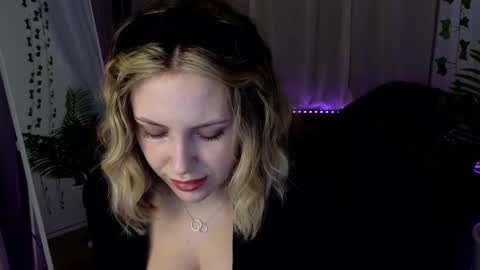 _amymoore_ online show from February 15, 2:03 am