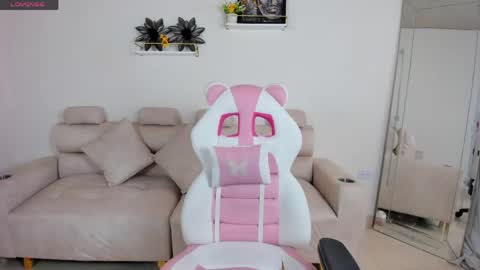    online show from May 19, 12:34 pm