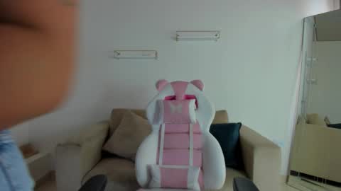    online show from October 27, 12:12 pm