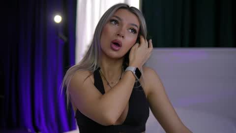Arielle online show from May 17, 6:23 am
