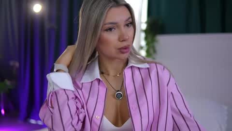 Arielle online show from May 11, 5:53 am