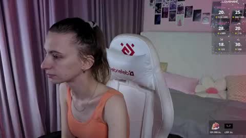 _ash_leyy_ online show from April 28, 1:36 am