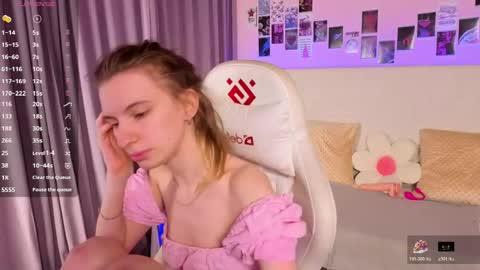 _ash_leyy_ online show from May 10, 1:51 am