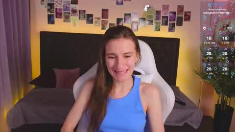 _ash_leyy_ online show from October 13, 6:38 am