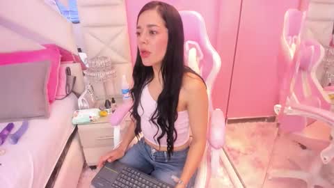 Atenea  online show from October 2, 12:10 pm