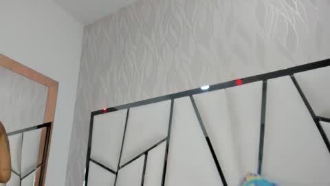 Aura online show from February 4, 3:09 am