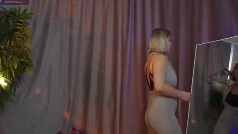 Jess online show from May 16, 4:04 am