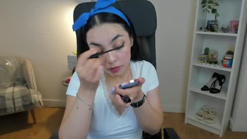 Bella Evans online show from May 6, 5:11 am