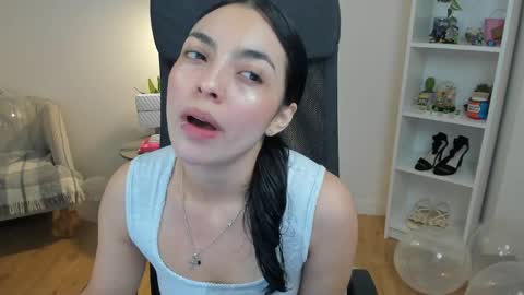 Bella Evans online show from May 15, 5:22 am