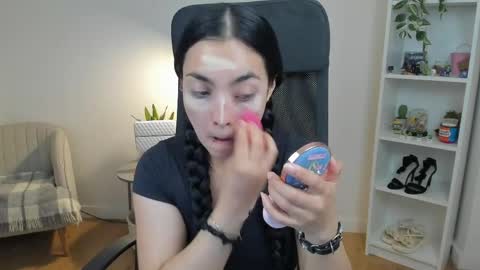 Bella Evans online show from May 25, 5:06 am