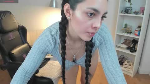 Bella Evans online show from March 27, 8:26 am