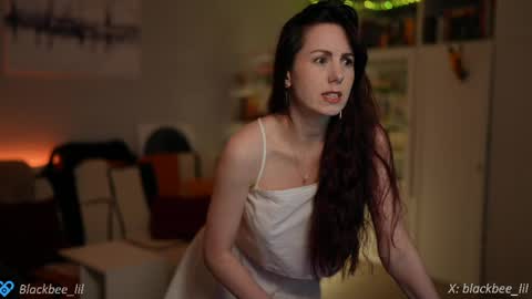 Lili online show from May 14, 5:19 pm