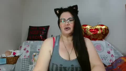 Snapshot of _blue__butterfly_ chatting on December 2, 11:16 pm KHALEESI online show from December 2, 11:16 pm