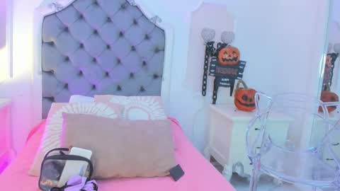 Brenda  online show from November 1, 8:02 pm