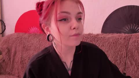 Caroline online show from May 25, 11:31 am