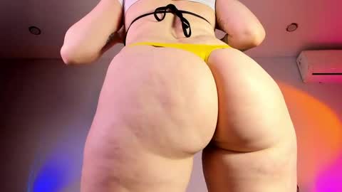Christina Chris online show from May 14, 9:15 am