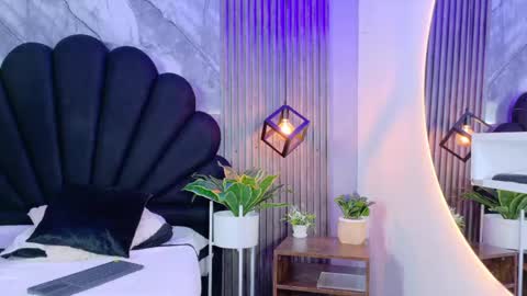 _charlotte_queen_ online show from May 23, 3:10 pm
