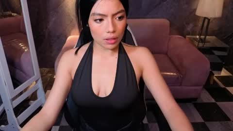 _charlottee_b online show from April 8, 3:08 am