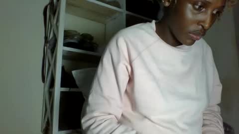 clara online show from May 25, 11:53 am