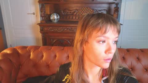 DemiDee online show from January 14, 5:56 am