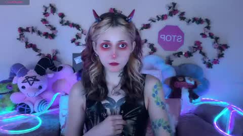 Kate online show from May 18, 7:31 pm