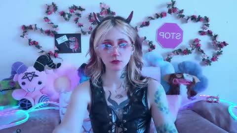 Kate online show from May 19, 1:56 am