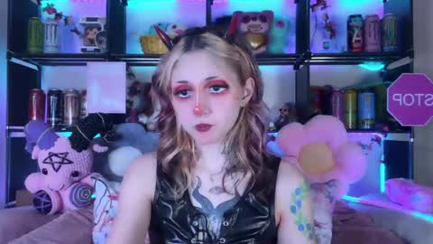Kate online show from May 25, 7:46 pm