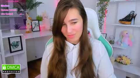 Snapshot of _eliizabeth__ chatting on October 18, 9:38 pm Lizzy online show from October 18, 9:38 pm