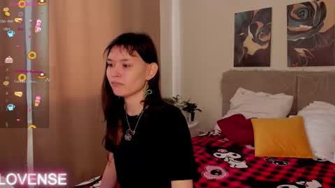 _emily__strike_ online show from February 24, 4:00 am