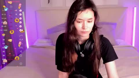 _emily__strike_ online show from November 21, 10:06 am