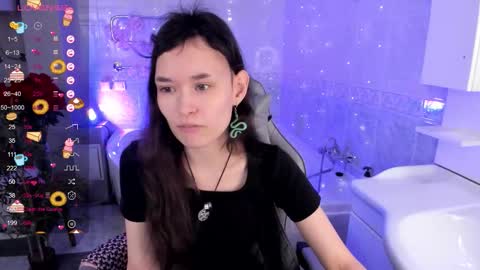 _emily__strike_ online show from November 23, 10:06 am