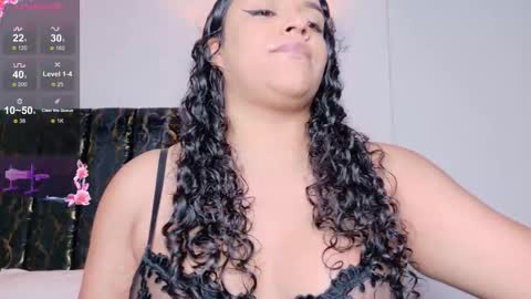 _emily_perez online show from November 18, 7:48 pm