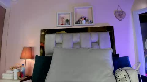 Isabella online show from May 1, 12:08 pm